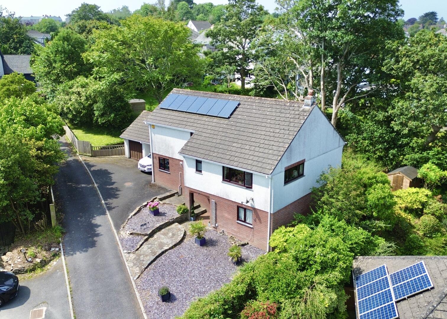 4 bed property in Hurland Road, Truro